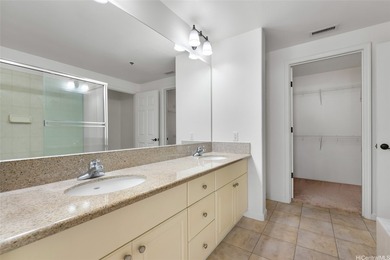 Beautiful Newly Upgraded - 2 bedroom 2 full bath 2 parking at - photo 6