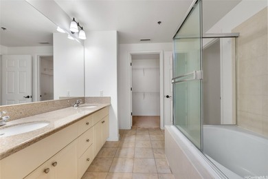 Beautiful Newly Upgraded - 2 bedroom 2 full bath 2 parking at - photo 7
