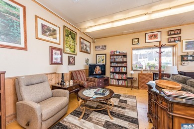 Excellent investment opportunity in ideal location, fully leased - photo 11