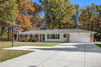 Detroit River Home Active Under Contract in Grosse Ile Michigan