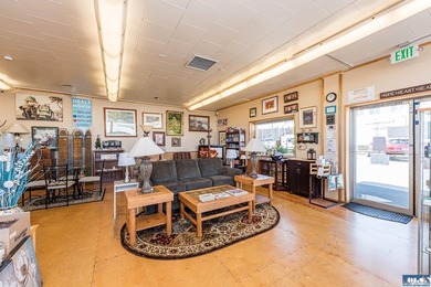 Excellent investment opportunity in ideal location, fully leased - photo 12
