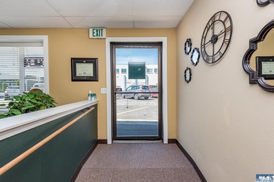 Excellent investment opportunity in ideal location, fully leased - photo 14