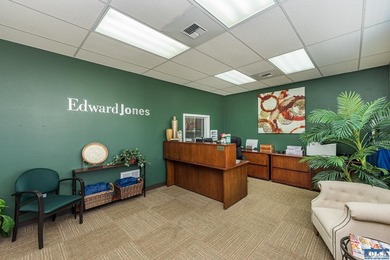 Excellent investment opportunity in ideal location, fully leased - photo 15