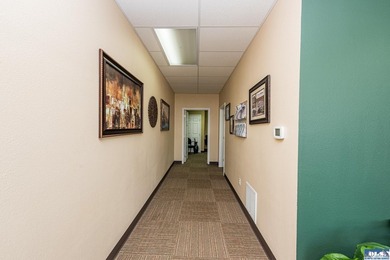 Excellent investment opportunity in ideal location, fully leased - photo 18