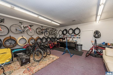 Excellent investment opportunity in ideal location, fully leased - photo 27