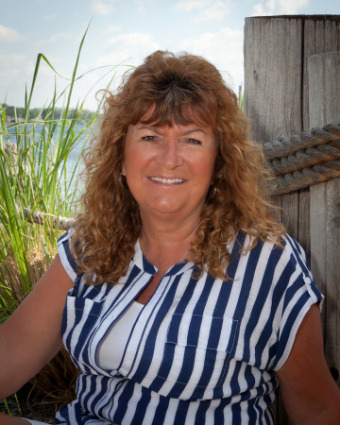 Patti Couperthwaite with Coldwell Banker The Real Estate Group in IN advertising on LakeHouse.com