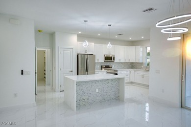 REDUCED!!! Brand New South Florida Waterfront Oasis featuring 3 - photo 6