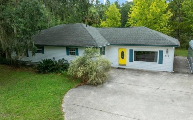 Lake Home For Sale in Micanopy, Florida