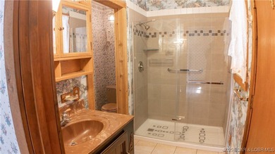 MOTIVATED SELLER! PRICED TO SELL!A spacious 3BR 3BA home with - photo 11