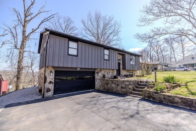 LAKE LOVERS! Welcome to your dream home on Lake Cumberland! This - Lake Home Sale Pending in Bronston, Kentucky