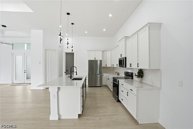 Welcome to your luxury waterfront retreat in the heart of - photo 13