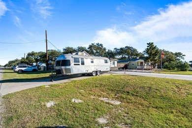 This versatile corner lot property offers exceptional - photo 13