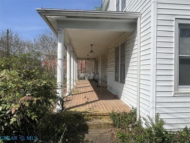 Large Victorian home in Historic District on Virginia Street - photo 15