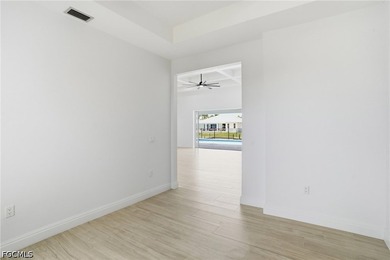 Welcome to your luxury waterfront retreat in the heart of - photo 16