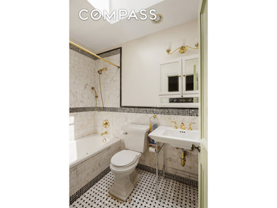 *First showings on Sunday, June 7th* 306 State Street offers a - photo 16