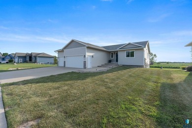 Welcome to this beautifully custom-built 2020 ranch, ideally - photo 6