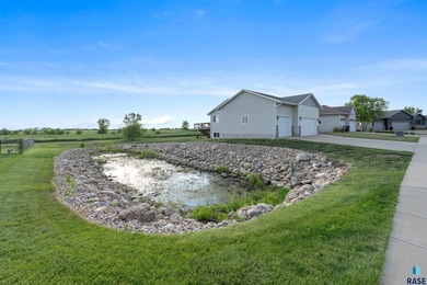 Welcome to this beautifully custom-built 2020 ranch, ideally - photo 9