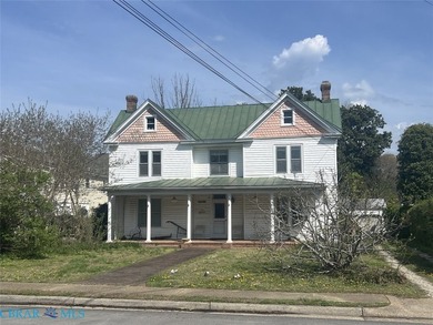 Large Victorian home in Historic District on Virginia Street - photo 20