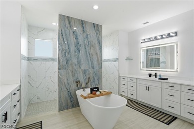 Welcome to your luxury waterfront retreat in the heart of - photo 21