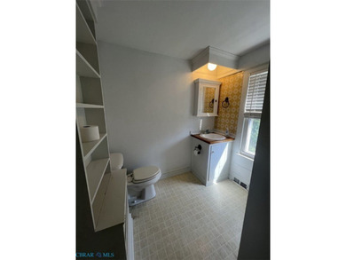 Large Victorian home in Historic District on Virginia Street - photo 22
