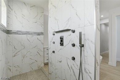 Welcome to your luxury waterfront retreat in the heart of - photo 22