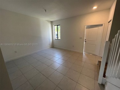 Investor dream!!!... property currently rented. Live in style in - photo 5