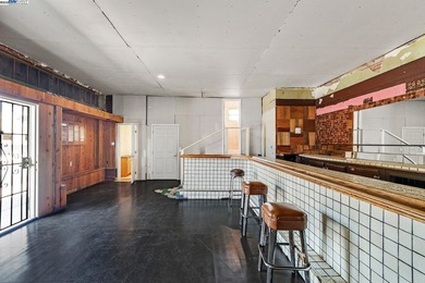 Great Location! Formerly the San Leandro Bar. High Traffic & - photo 6