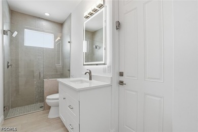 Welcome to your luxury waterfront retreat in the heart of - photo 28