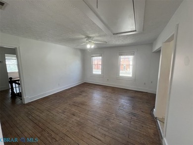 Large Victorian home in Historic District on Virginia Street - photo 29