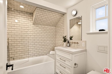 A rare opportunity just steps off Abbot Kinney, this exceptional - photo 31