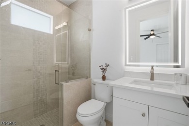 Welcome to your luxury waterfront retreat in the heart of - photo 32
