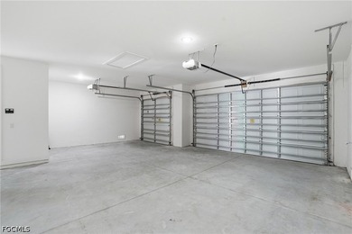 Welcome to your luxury waterfront retreat in the heart of - photo 35