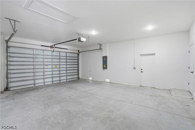 Welcome to your luxury waterfront retreat in the heart of - photo 36