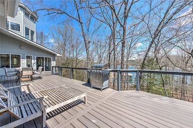 A Rare Offering on Beaver Lake. Set on nearly an acre with an - photo 38
