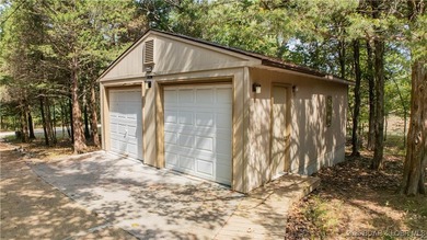 MOTIVATED SELLER! PRICED TO SELL!A spacious 3BR 3BA home with - photo 46