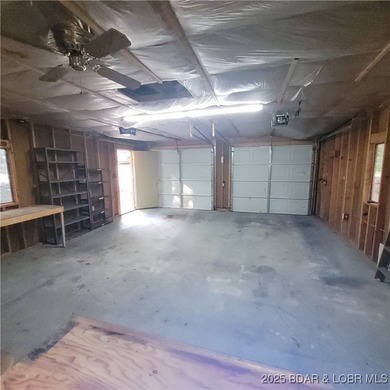 MOTIVATED SELLER! PRICED TO SELL!A spacious 3BR 3BA home with - photo 48