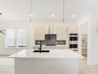 Ready Now!Step into the epitome of modern living with this - photo 3