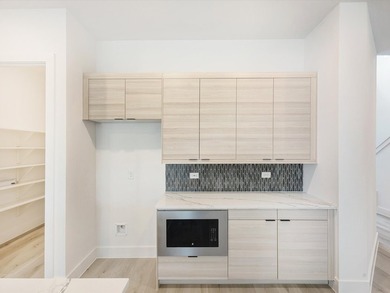 Ready Now!Step into the epitome of modern living with this - photo 4