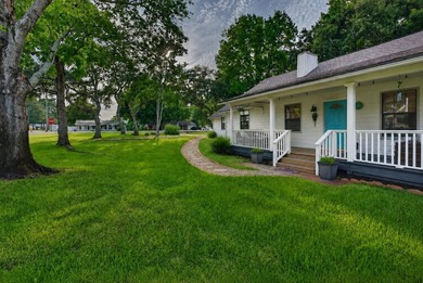 Don't miss this beautifully updated Smart Home with Florida - photo 1