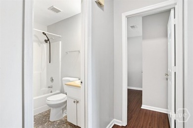 Come see this 3 Bedroom 2 Bathroom home tucked in a quiet - photo 15