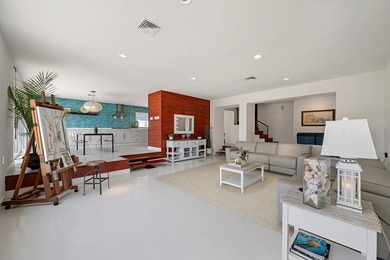 This exquisite, fully remodeled waterfront paradise offers - photo 17