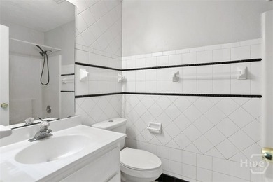 Come see this 3 Bedroom 2 Bathroom home tucked in a quiet - photo 21