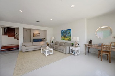 This exquisite, fully remodeled waterfront paradise offers - photo 21