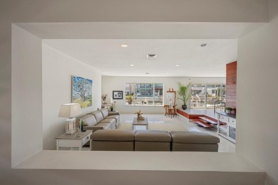 This exquisite, fully remodeled waterfront paradise offers - photo 22