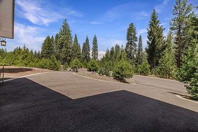 This well-appointed mountain style retreat offers excellent - photo 24