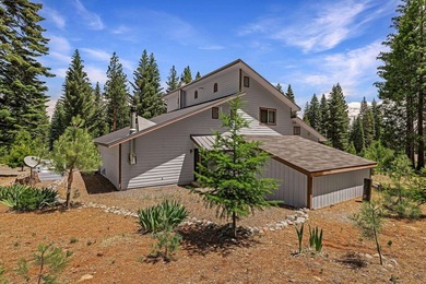 This well-appointed mountain style retreat offers excellent - photo 27