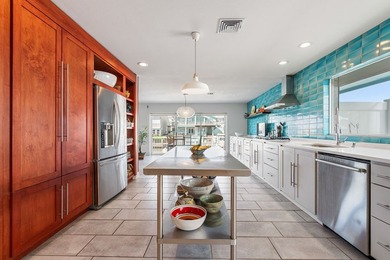 This exquisite, fully remodeled waterfront paradise offers - photo 33
