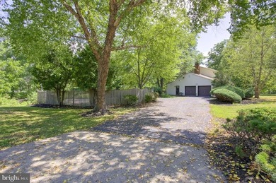 Wonderful opportunity to own on Horseshoe Rd. Great bones and so - photo 4