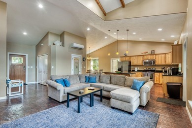 MUST SEE!! This beautiful 4 bedroom 2.5 bathroom home has - photo 4