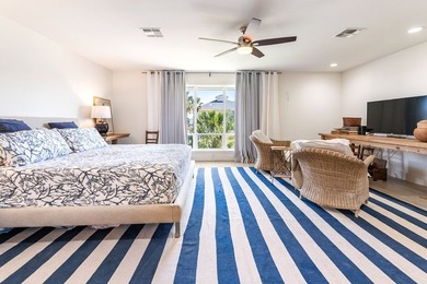 This exquisite, fully remodeled waterfront paradise offers - photo 45